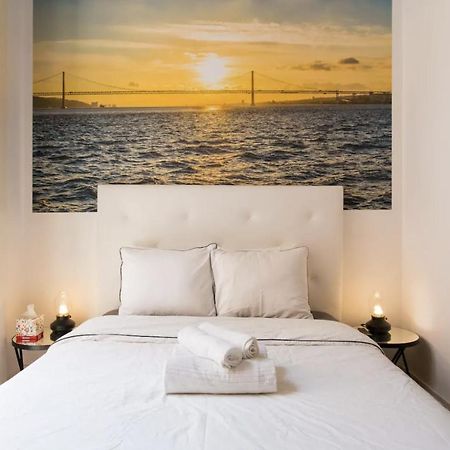 リスボンBeautiful 3-Story House In Chiado With A 40M² Private Terraceアパートメント エクステリア 写真