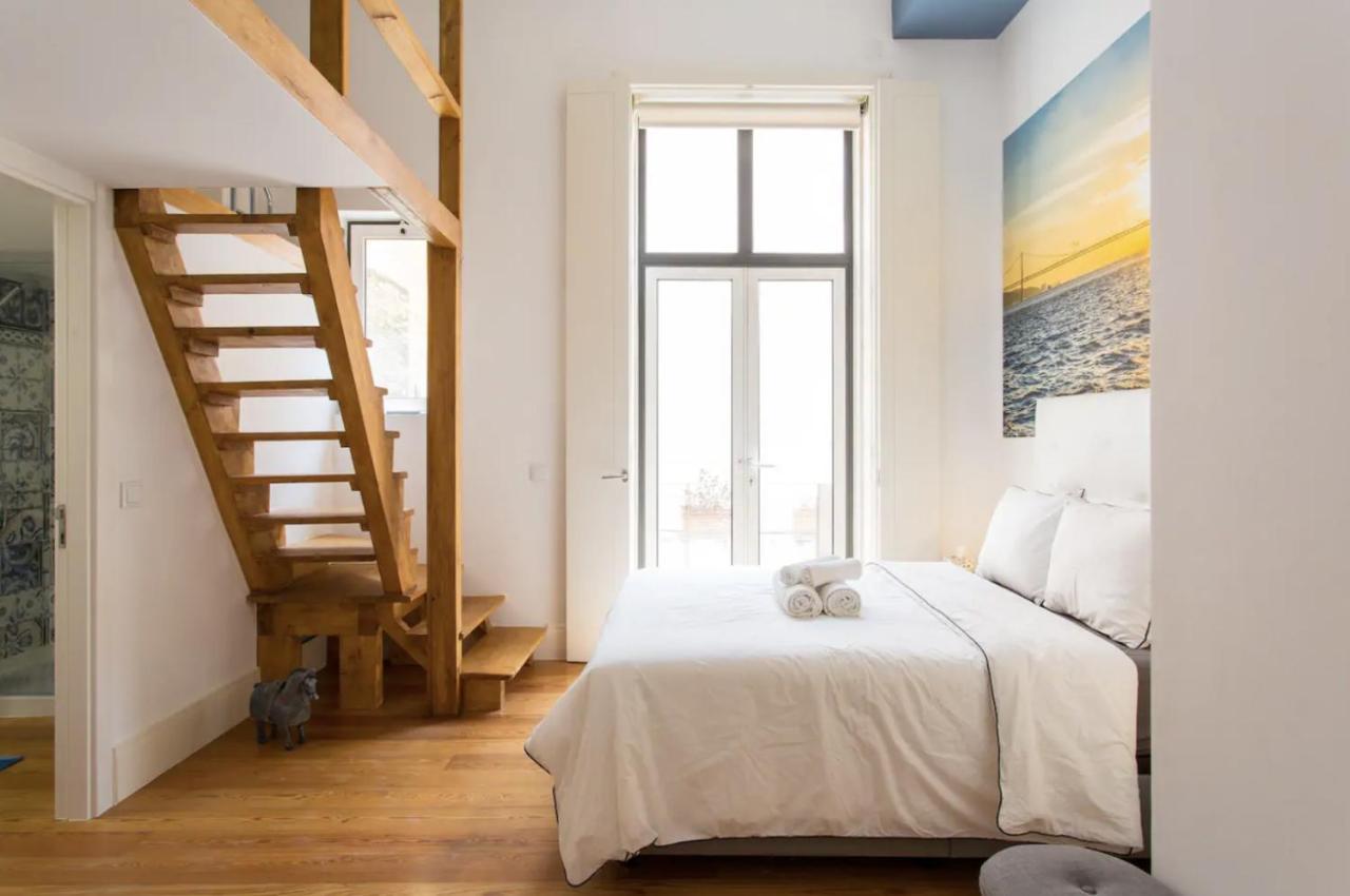 リスボンBeautiful 3-Story House In Chiado With A 40M² Private Terraceアパートメント エクステリア 写真
