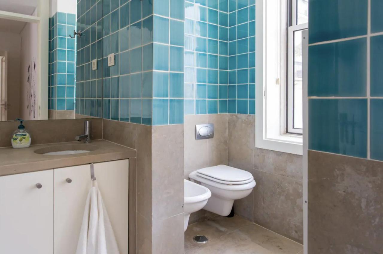 リスボンBeautiful 3-Story House In Chiado With A 40M² Private Terraceアパートメント エクステリア 写真