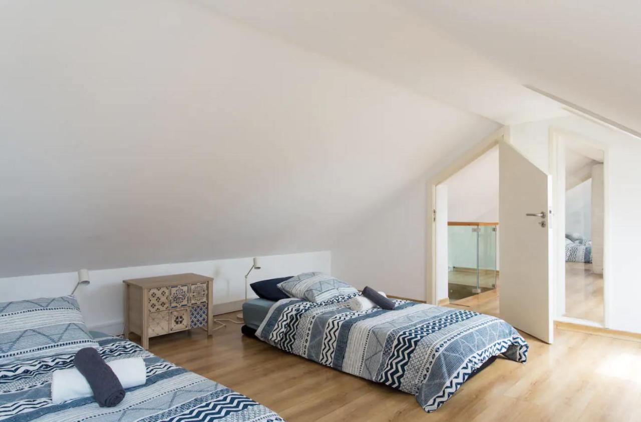 リスボンBeautiful 3-Story House In Chiado With A 40M² Private Terraceアパートメント エクステリア 写真