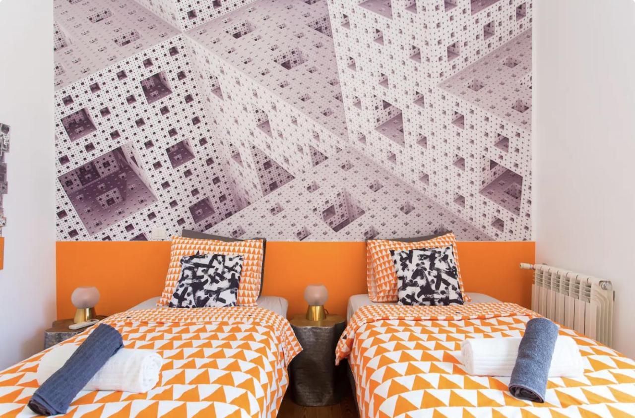 リスボンBeautiful 3-Story House In Chiado With A 40M² Private Terraceアパートメント エクステリア 写真