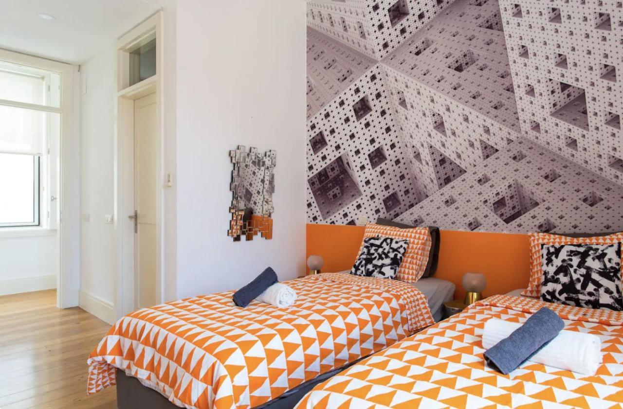 リスボンBeautiful 3-Story House In Chiado With A 40M² Private Terraceアパートメント エクステリア 写真