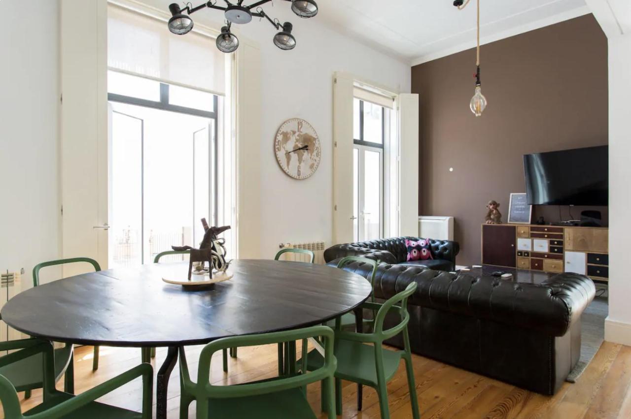 リスボンBeautiful 3-Story House In Chiado With A 40M² Private Terraceアパートメント エクステリア 写真
