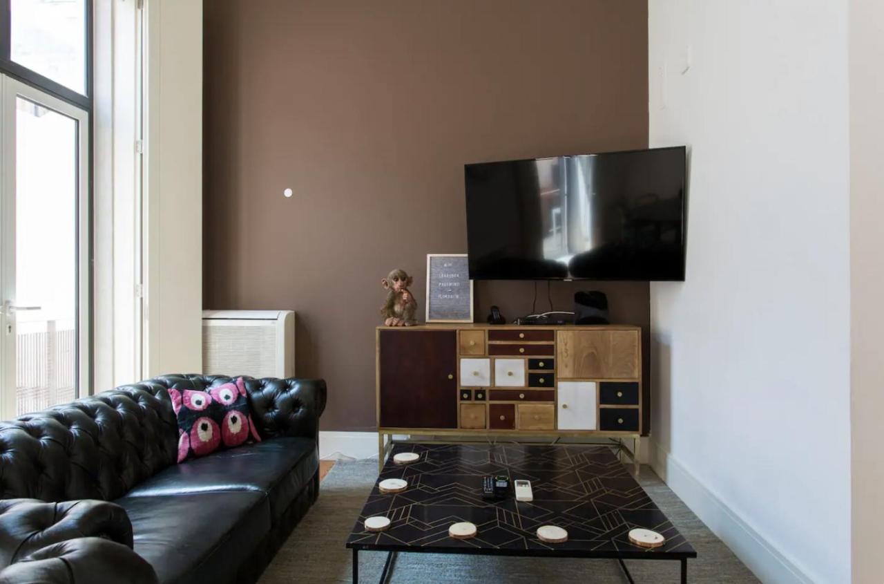 リスボンBeautiful 3-Story House In Chiado With A 40M² Private Terraceアパートメント エクステリア 写真