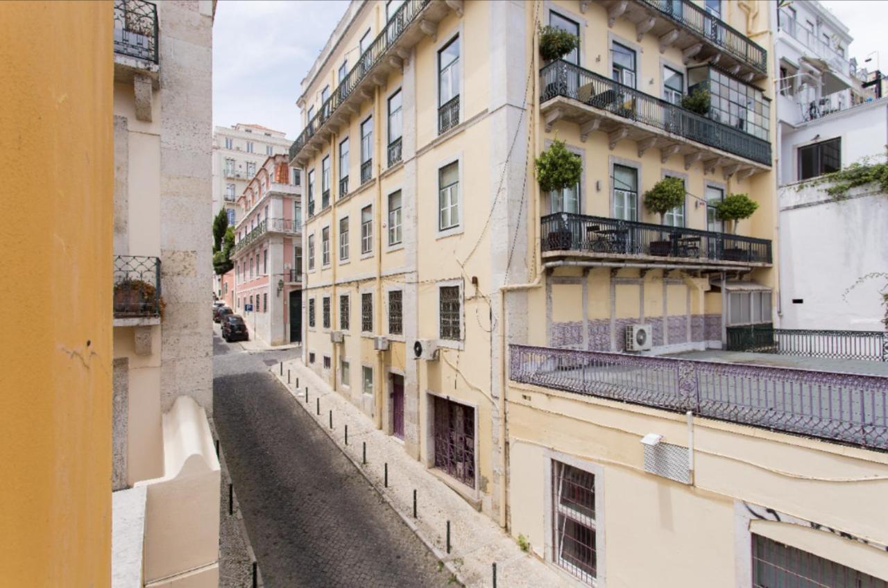 リスボンBeautiful 3-Story House In Chiado With A 40M² Private Terraceアパートメント エクステリア 写真